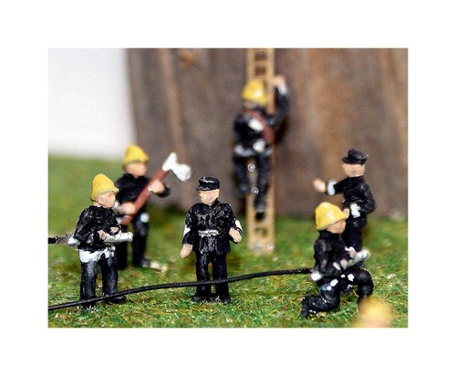 Feuerwehrleute people a106p - 6,